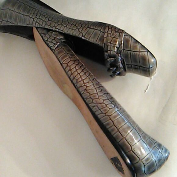 Saks Fifth Avenue Pewter Reptile Embossed Flats - Picture 11 of 14